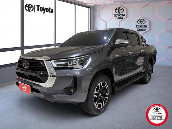 TOYOTA HILUX 2.8 D-4D TURBO DIESEL CD SR 4X4 AUTOMÁTICO